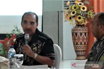 Distribusikan air bersih gratis untuk warga Kota Kupang