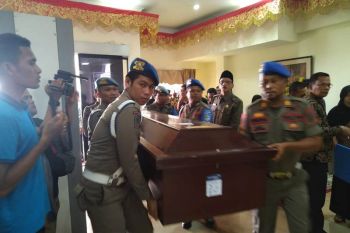 EMPAT   JENAZAH KORBAN WAMENA TIBA DI PADANG