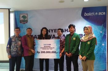 BCA Beri Mahasiswa Berprestasi Unand Beasiswa Rp200 Juta