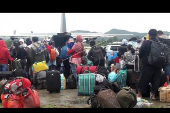 Warga meninggalkan Wamena