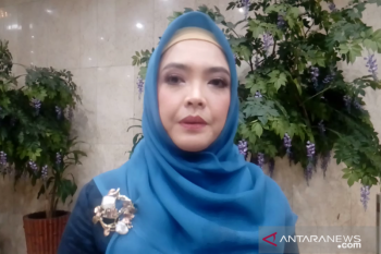 Perasaan selebritas Inggrid Kansil suami kembali terpilih jadi anggota DPR