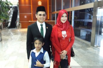 Beli dasi untuk pelantikan DPR, Tommy Kurniawan terjebak demo