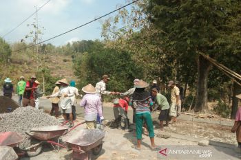 Bantul  menjadikan dua paket percepat pekerjaan padat karya
