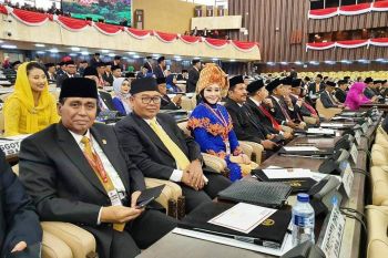Lisda Hendrajoni dilantik jadi anggota DPR RI