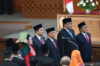 Kiprah Aziz Syamsuddin, praktisi hukum hingga pimpinan DPR RI