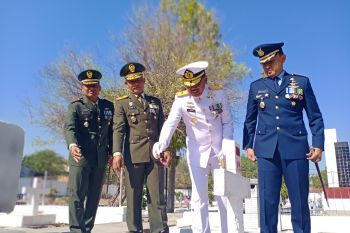 TNI gelar Ziarah dan tabur bunga di Dharma Loka Jelang HUT ke-74 TNI