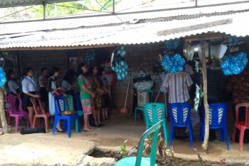 Kadis pendidikan Manado pimpin MKKS hibur keluarga siswa tewas di Mapanget