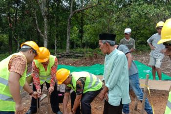 Nelayan senang Desa Kelombok segera diterangi listrik