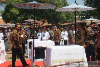 500 pembatik terlibat dalam Hari Batik Nasional di Solo