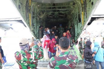 Sebagian pengungsi dari Wamena sudah dipulangkan ke Surabaya dan Makassar