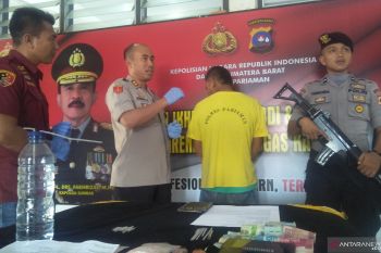 Peroleh sabu dengan cara dilempar pakai bungkus rokok dari Lapas Pariaman, AR akhirnya  diciduk polisi