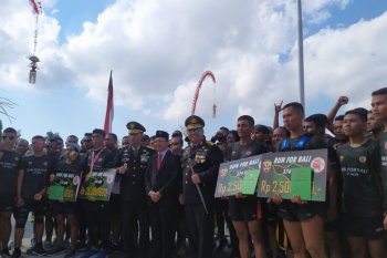 Sambut HUT ke-74 TNI, Serka Astawa berlari 374 km keliling Bali