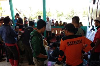SAR: Evakuasi 13 pendaki di Gunung Raung menegangkan