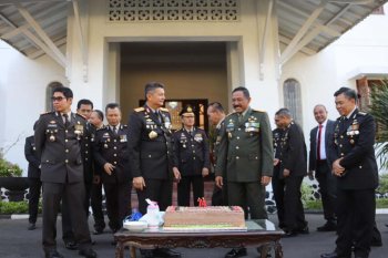 HUT ke-74 TNI, ini kejutan Kapolda untuk Pangdam Diponegoro