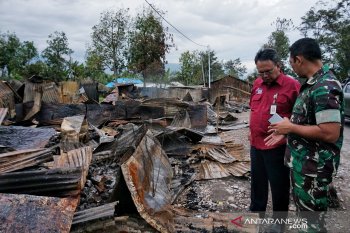 TNI-Polri bersama masyarakat kerja bakti pascakerusuhan Wamena