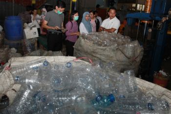 Indonesia races to end plastic waste by 2029 amid rising crisis