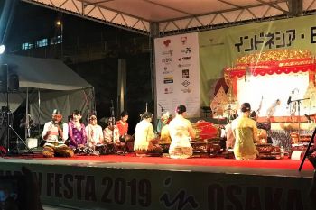 Tari Legong Lasem dan wayang kulit meriahkan festival Indonesia di Osaka