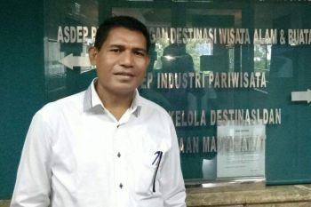 Infrastruktur jalan di utara Pulau Flores dibenahi