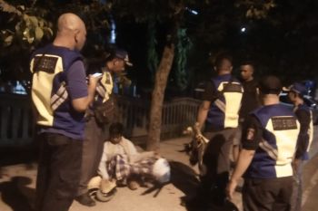 Gelandangan berkedok pedagang sapu di Kota Mataram ditertibkan