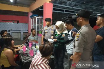 Polisi tahan belasan perempuan 'pekerja malam' tak bawa identitas diri