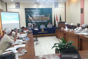 Puluhan santri asing di Magelang ikuti sosialisasi izin tinggal