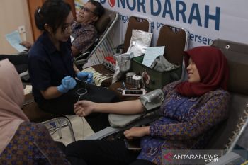 PLN UIW NTB sambut Hari Listrik Nasional dengan sumbang darah
