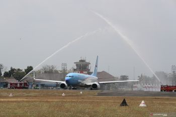 Wapres JK mendapat penghormatan dari TNI AU