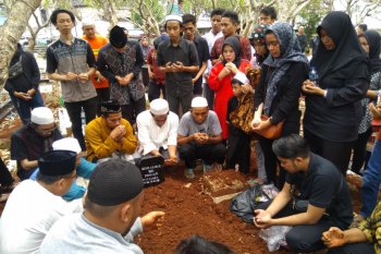 Ingin tahu kronologis kematian Akbar Alamsyah, keluarga siap terima bantuan hukum