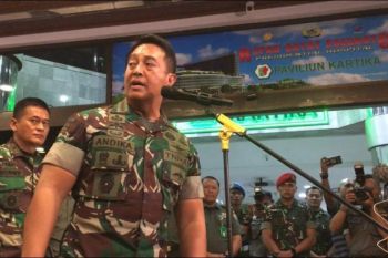 Dandim Kendari dicopot gara-gara postingan nyinyir istrinya terkait penusukan Menkopolhukam Wiranto