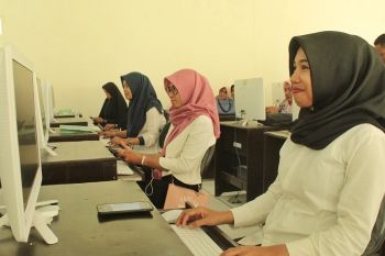 Sumbawa Barat perkenalkan mengakses data pegawai melalui ujung jari