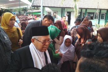 Ma'ruf Amin mengaku prihatin peristiwa penyerangan terhadap Wiranto