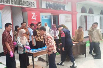 Puluhan pegawai Rutan Klas IIB Batusangkar tes urine
