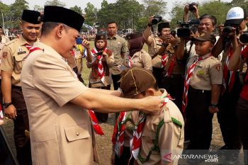 Manfaatkan Pramuka sebagai wahana pendidikan luar sekolah, kata Gubernur Kalteng