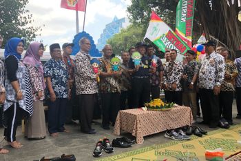 Jaka dan Lisa maskot budaya bersih Malioboro Yogyakarta