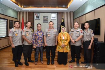 Polda Kalsel  laksanakan program "Polisi Peduli Sesama"