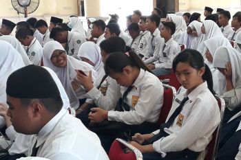 Diskominfo Natuna sosialisasi internet sehat dan aman