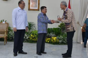 Pemprov Jateng terima penghargaan inovasi pelayanan kesehatan