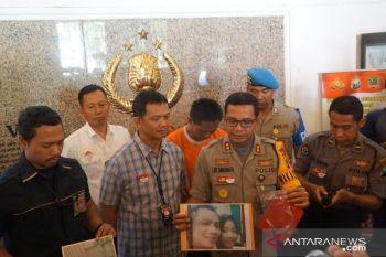 Polisi Surabaya mengungkap kasus suami bakar istri