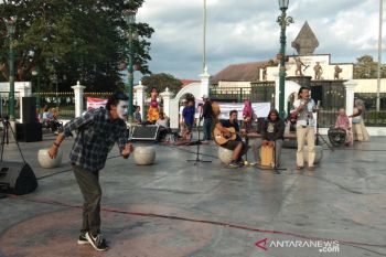 ABG Yogyakarta menggelar aksi budaya sambut pelantikan presiden