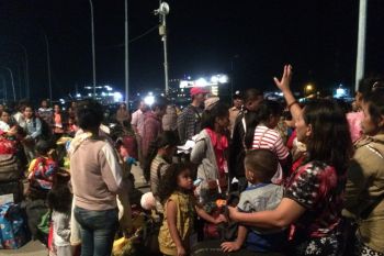Puluhan pengungsi Wamena tiba di Labuan Bajo NTT