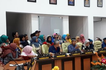 Guru honorer: Gaji kami Rp250 ribu bahkan tak digaji
