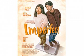 Film "Imperfect" rilis poster bermetafora timbangan peran