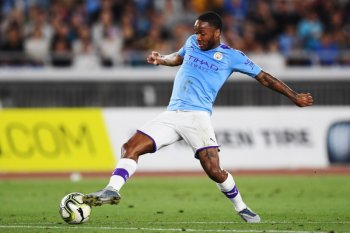 City bentengi Sterling dengan kontak baru untuk bungkam rayuan Madrid