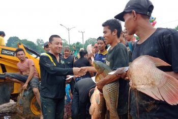 "Bekarang Basamo" kegiatan khas HUT Kabupaten Tanjab Timur