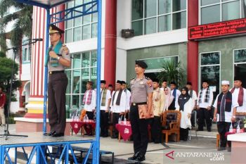 Ribuan santri ramaikan upacara Peringatan Hari Santri di Pesisir Selatan