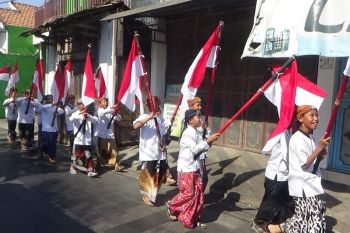 Hari Santri di Kudus diwarnai oleh kirab 22 bendera merah putih