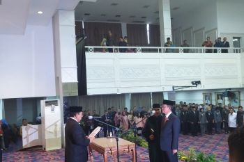 Gubernur lantik Fahrizal Darminto sebagai Sekda Lampung