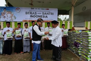 ACT Aceh salurkan dua ton beras untuk pesantren