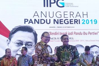 Pesisir Selatan Terima Penghargaan Anugerah Pandu Negeri