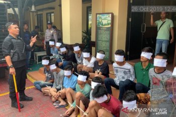 Polisi buru tersangka pembacok pada tawuran anak